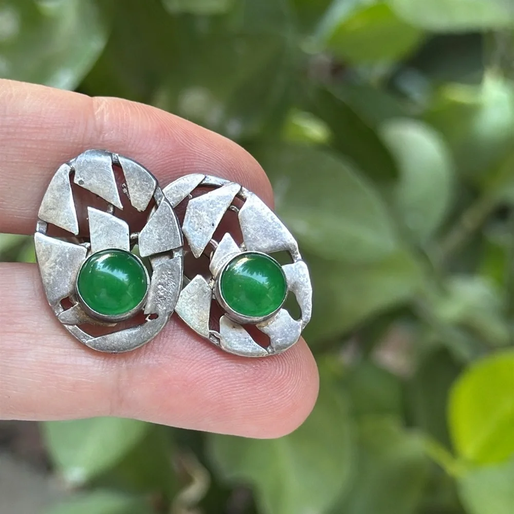 Vintage Silver and Jade Cufflinks - Picture 8 of 17